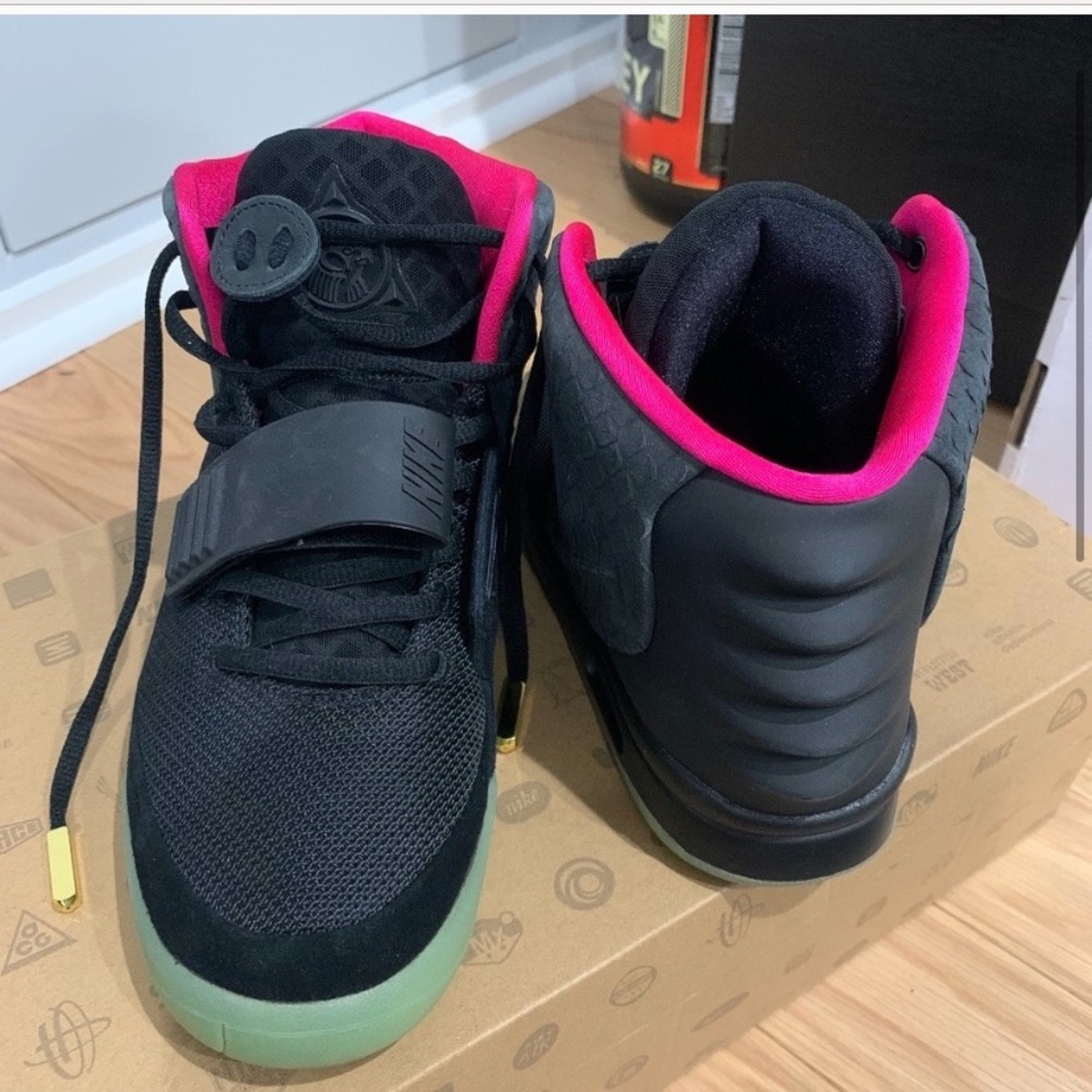Yeezy sneakers - Picture 2 of 13